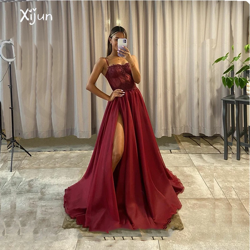 

Xijun Lace Burgundy A Line Evening Gowns Spaghetti Strap Sweetheart Formal Party Dresses Side Split Saudi Arabia Prom Gown Women