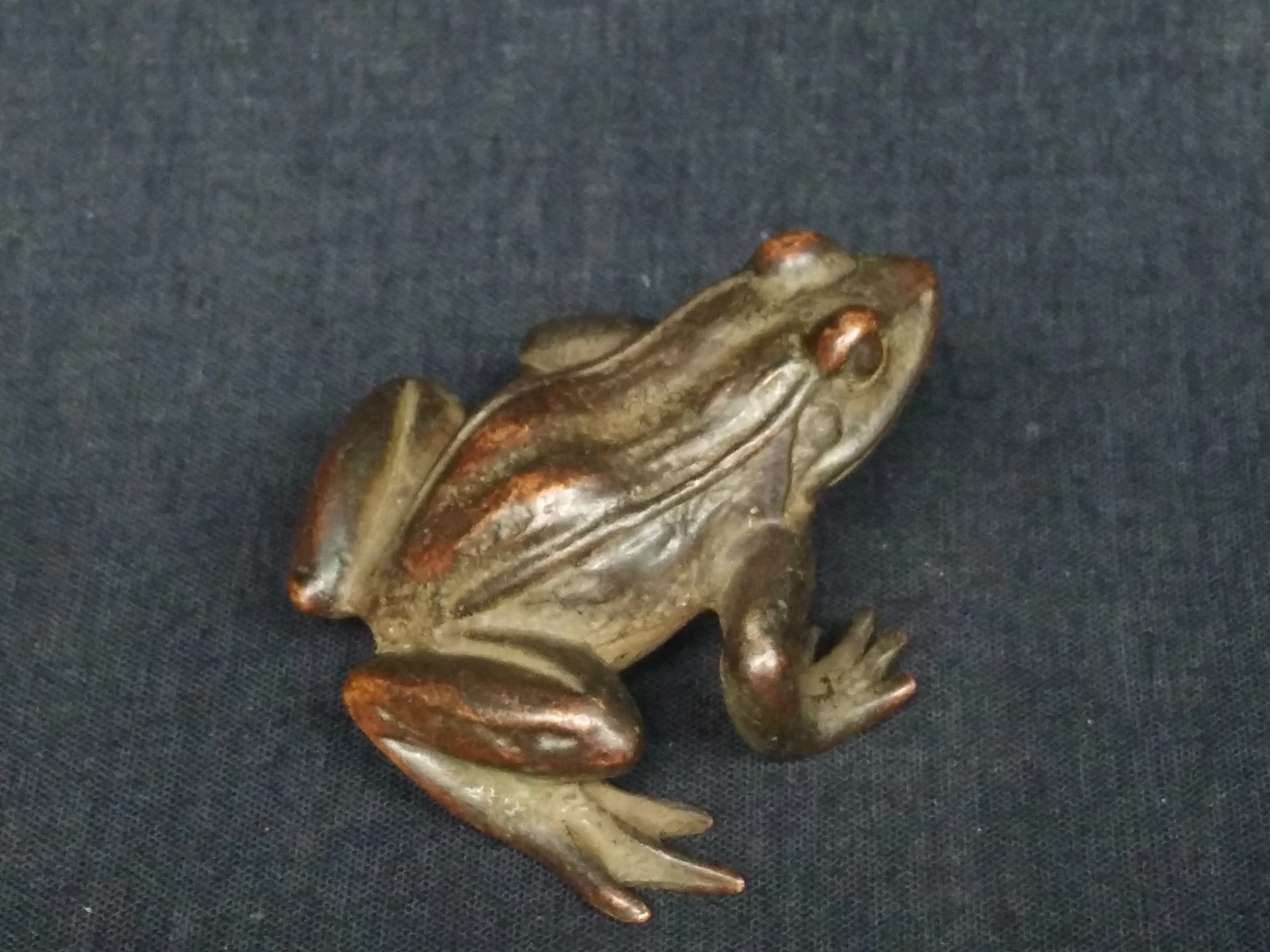

Collection Old China Bronze Carving Lovely Frog Statue Paperweight Decoration