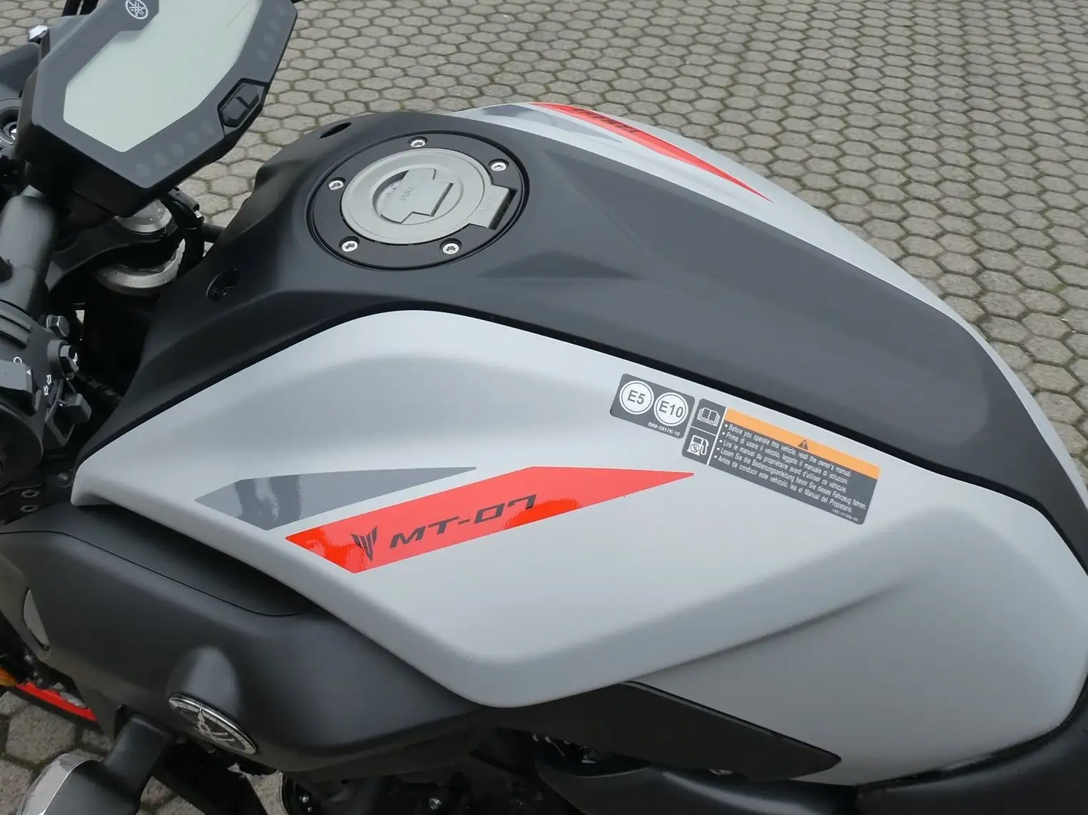 2018 ο MT-07  ũ ƼĿ Į  ũν ٵ  ƼĿ