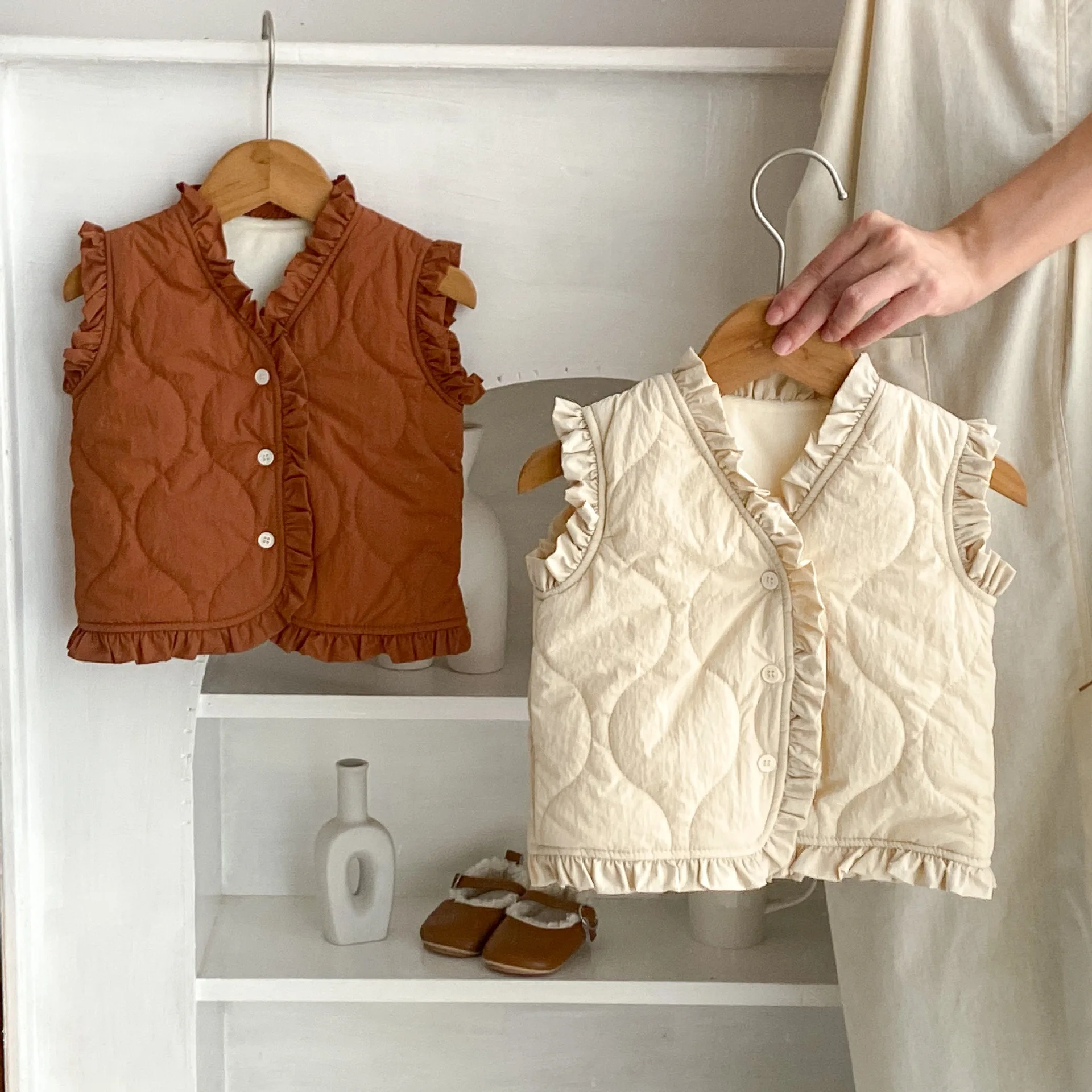 2024 Autumn New Baby Girl Sleeveless Warm Vest Solid Infant Plus Velvet Thick Coat Girls Cute Lace Vest Jacket V-neck Cardigan