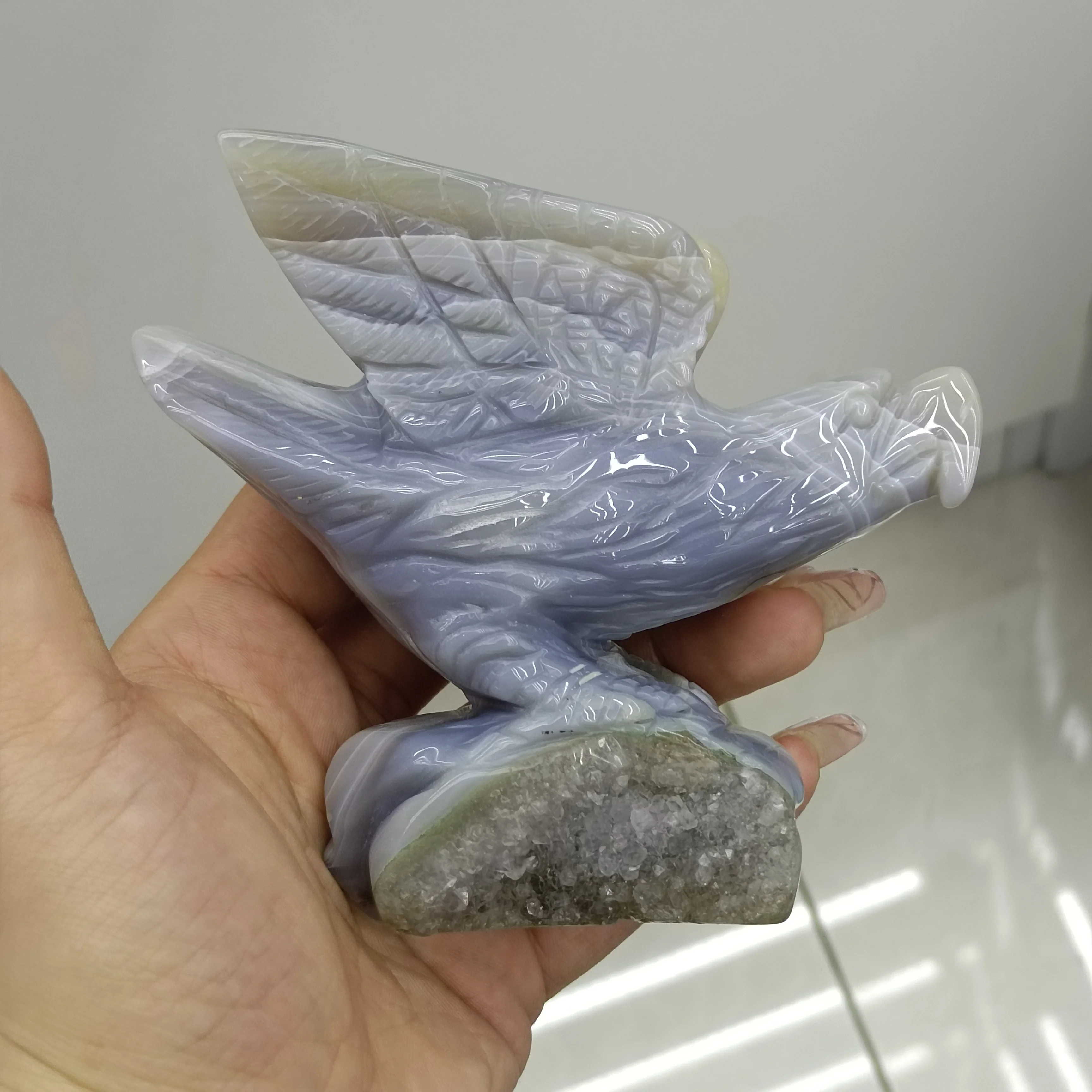 

300-400g 1pc Natural Eagle Statue Crystal Stone Agate Geode Healing Cavity Carving Animal Figurine Crafts Home Decor