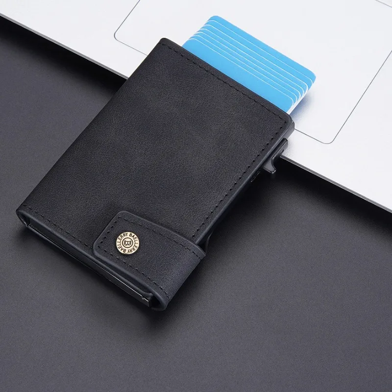 

Новинка, сумка для карт для мужчин, ретро, боковая упорная карта, металлическая алюминиевая коробка, анти-магнитная простая искусственная кожа, однотонная, коричневая, черная сумка