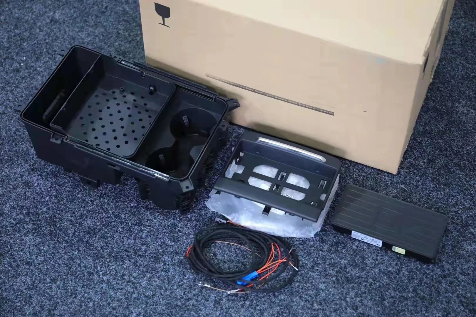 

Используется для комплекта обновления беспроводной зарядки VW Golf 7 7,5 MK7