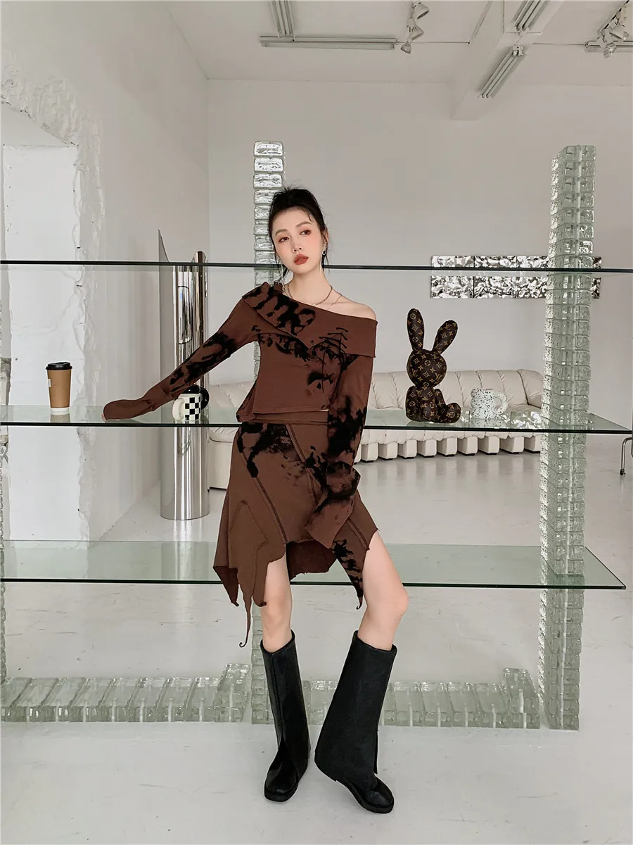 

New Japanese Graffiti Print Skirt Set Spring Autumn Long Sleeve Off Shoulder Slash Neck Top Irregular Empire A-line Skirt Set