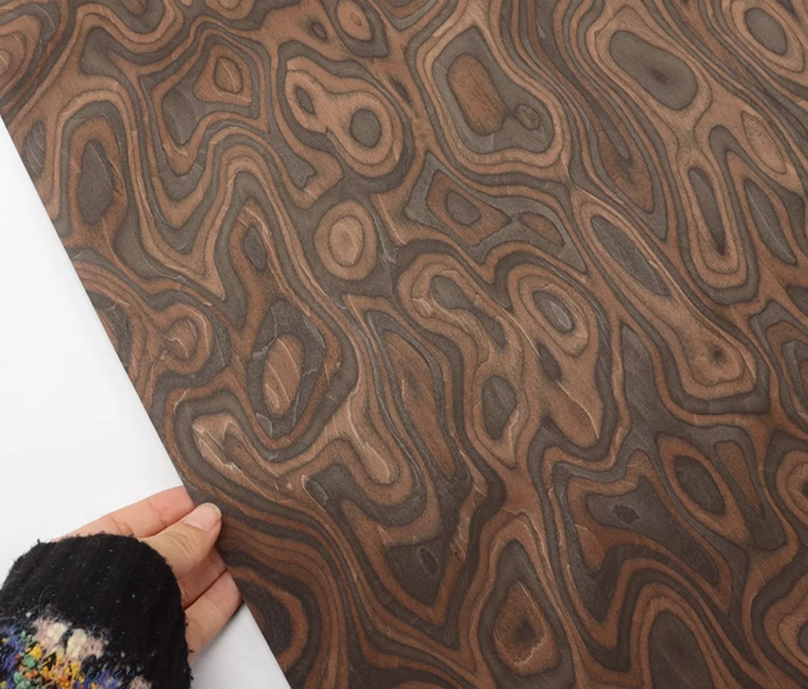L:2.5meters Width:580mm T:0.25mm Technology wood sandalwood root pattern wood veneer Furniture Speaker Car Interior Decoration