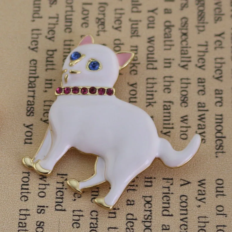 

Vintage Fashion Personality Enamel Drop Glaze White Black Cat Brooch Unisex Dress Corsage Banquet Jewelry Accessories Gift
