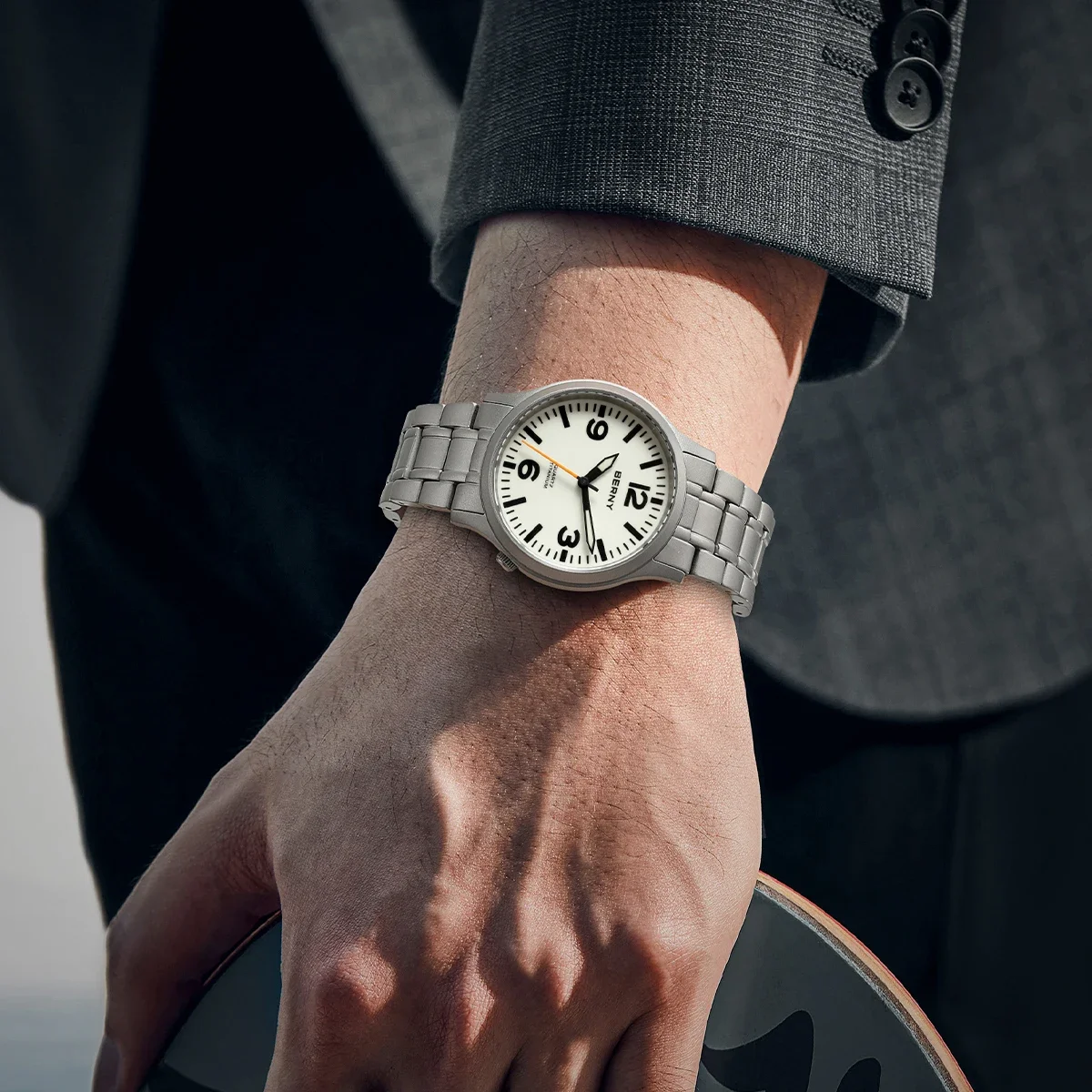 BERNY チタン腕時計男性用超発光ダイヤルサファイアオマージュ