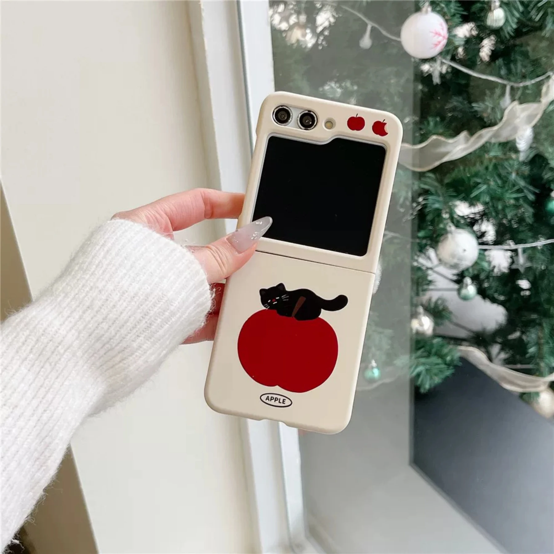 Charming Korean Fruit Kitten Phone Case with Wave Point Cat Bracelet Chain