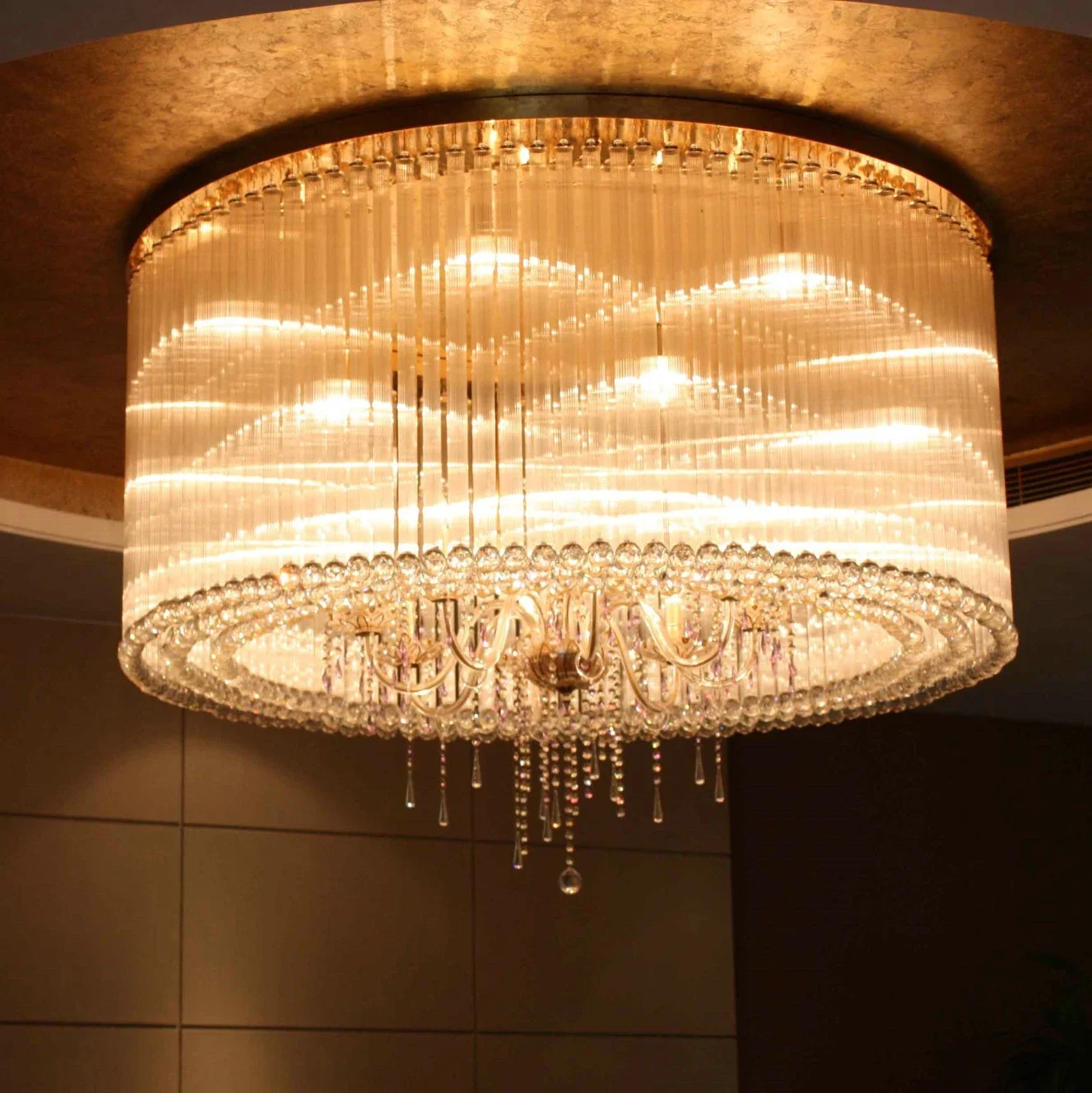 

Пластиковая антикварная люстра, сделано в Китае