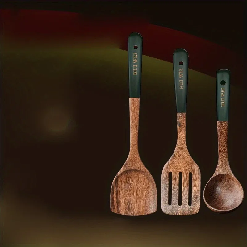 A set of wooden kitchen utensils such as spatula, cooking special, household non-stick pan, heat-resistant and durable cookware