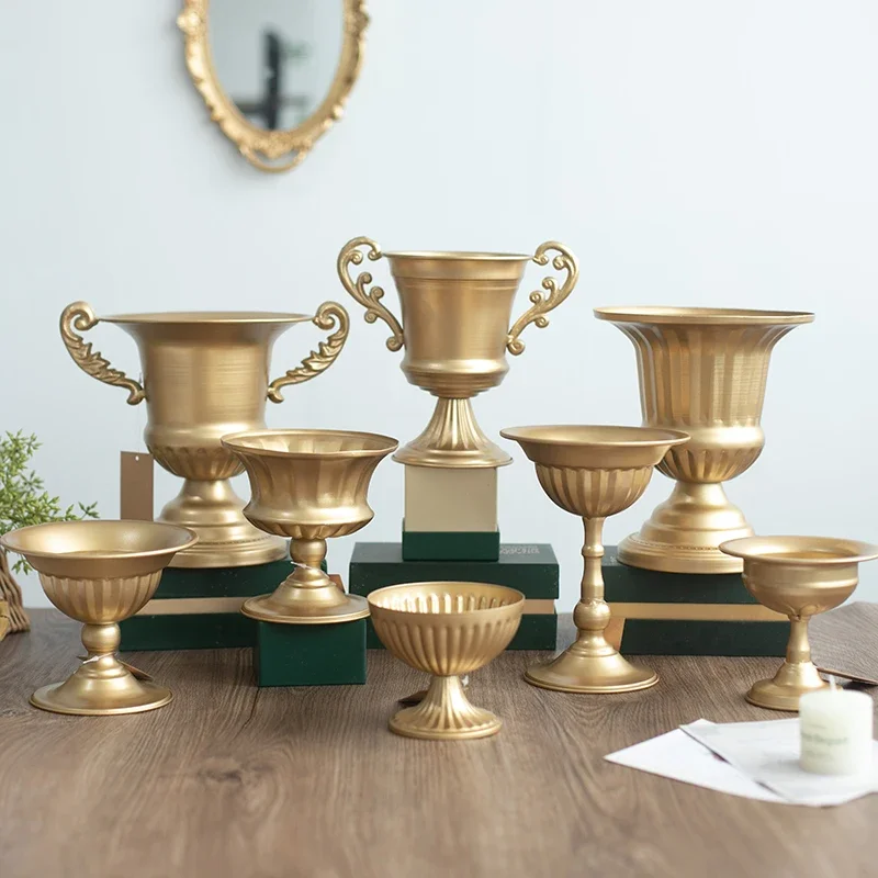 

Golden Retro Vase Wrought Iron Flower Flower Arrangement Flower Pot European Style Home Decoration Living Room Desktop Ornaments