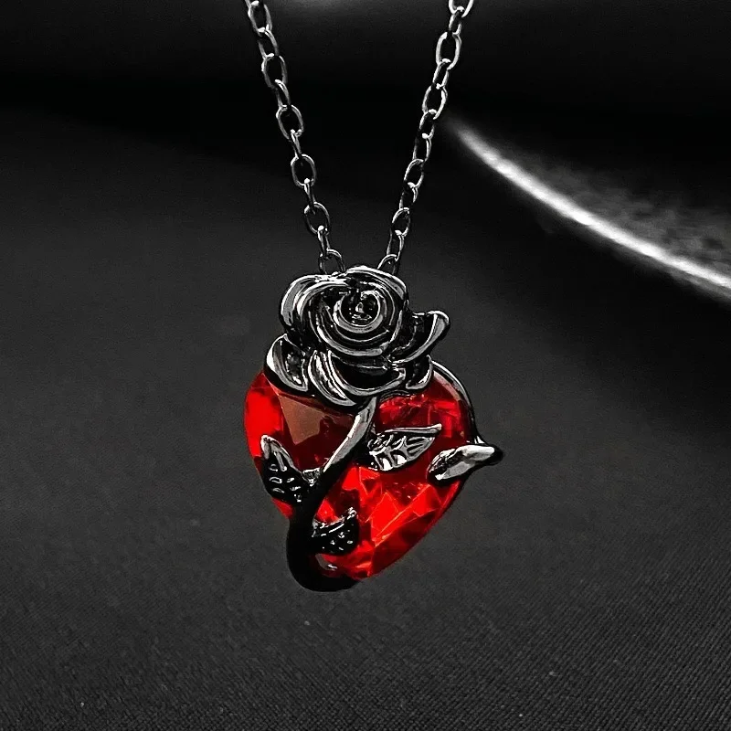 Love Rose Pendant Necklaces Fashion Design Dark Wrapped Flower Heart Shaped Female Clavicle Chain Valentine's Day Jewelry