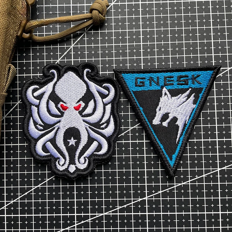 

Dark Area Breakout Morale Badge Black Gold International Armband White Wolf Tactical Patch for Backpack Helmet Stickers