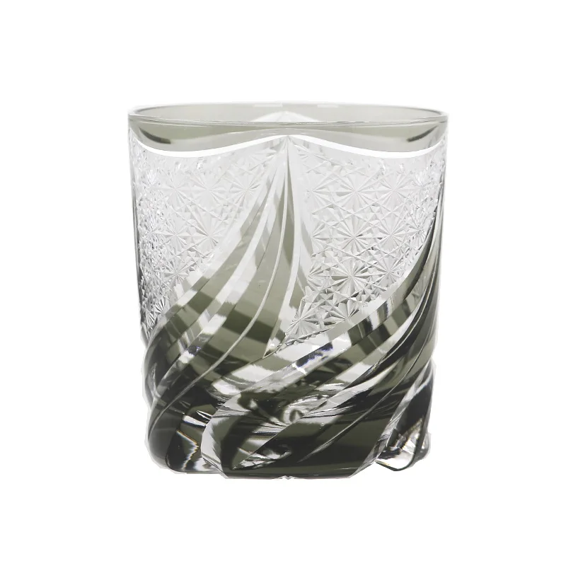 Japanese Edo Kiriko Crafts Pure Hand-carved Glass With Exquisite Packaging Gift Box Black Cup Crafts