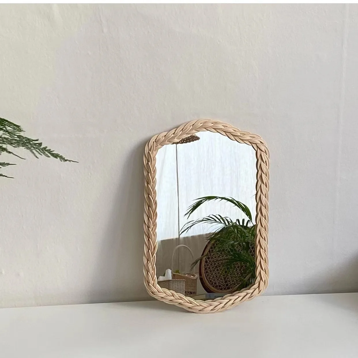 Ins Hanfeng simple rattan weave retro mirror dresser decorative mirror net red log wall wall hanging photography