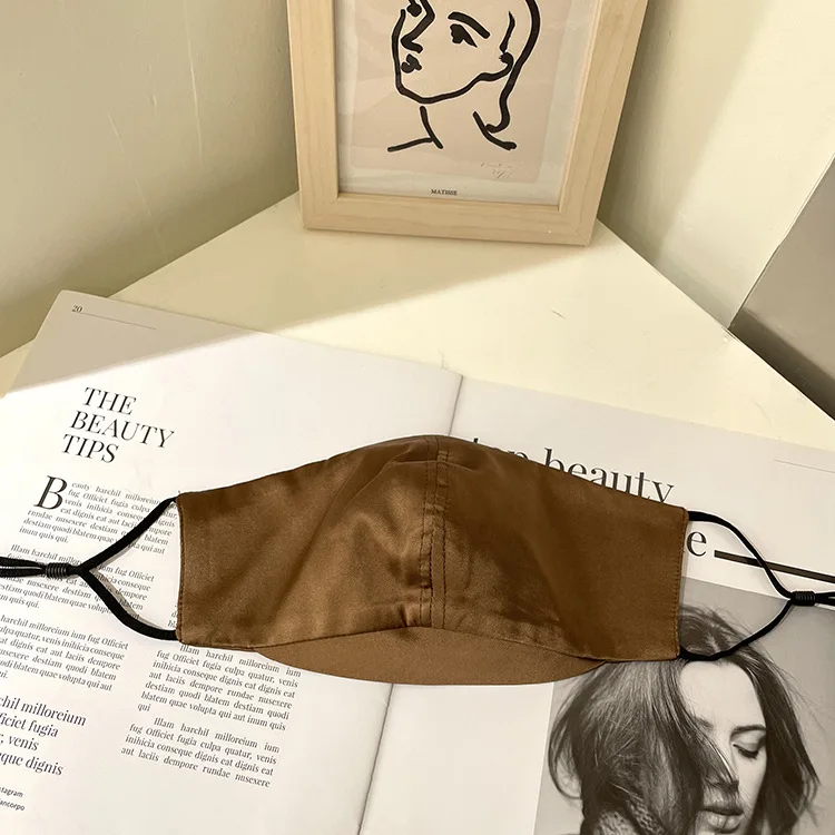 Real Silk Masks Unisex Sunscreen UV protection Breathable Sport Cycling Corners 3D Mask Summer Autumn A487122QC