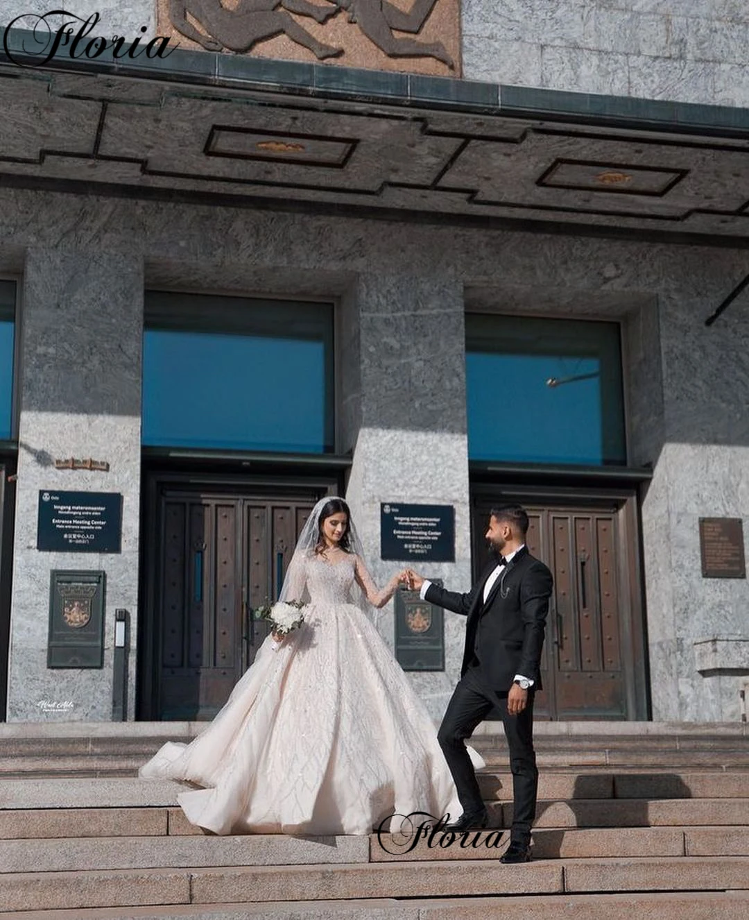 Middle East Shiny Wedding Dresses A-Line Dubai Glitter Long Sleeves Wedding Gowns Sweep Train Brides Dresses Robe De Mariée 3