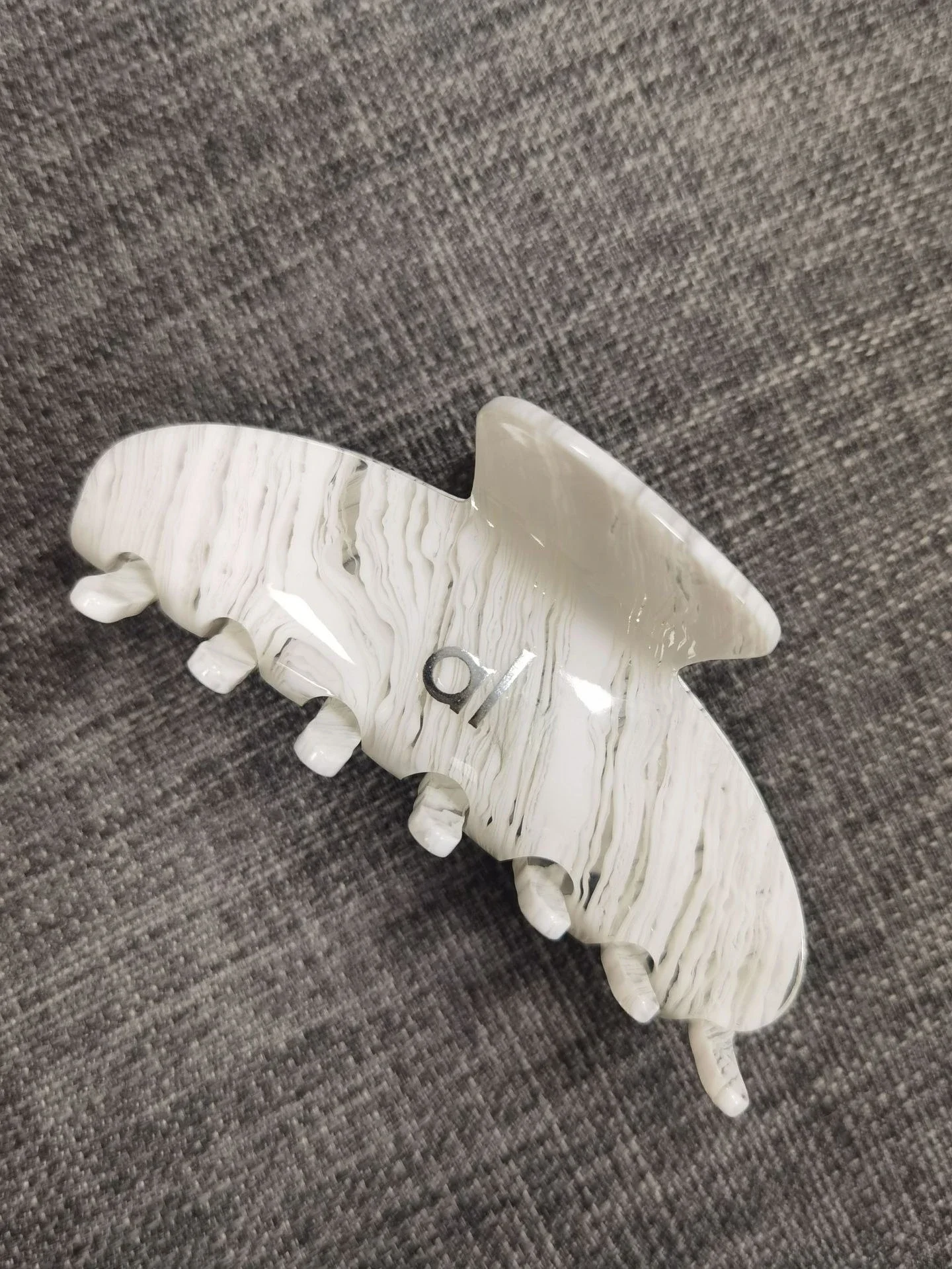 AI Women's Hair Clip, Korean-style Double Ear Hollow-out Design with Vinegar Acid Grab Clip for Top Hair Buns and Ponytails 5