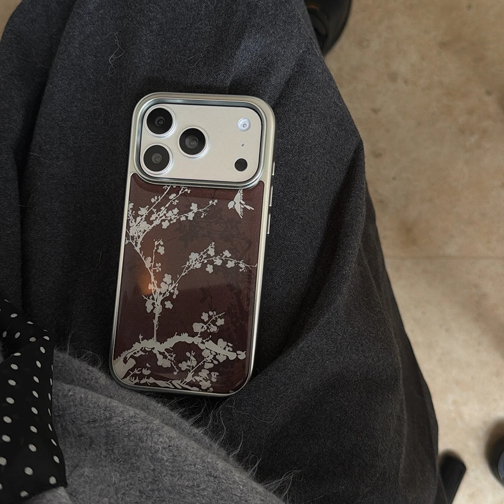 Elegant Brown and White Floral Pattern Electroplated Shockproof Case