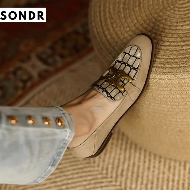 Zapatos de tacón bajo con punta redonda para mujer, Retro ante de oveja con empalme de pelo caballo, con decoración de Metal, 2022| | - AliExpress