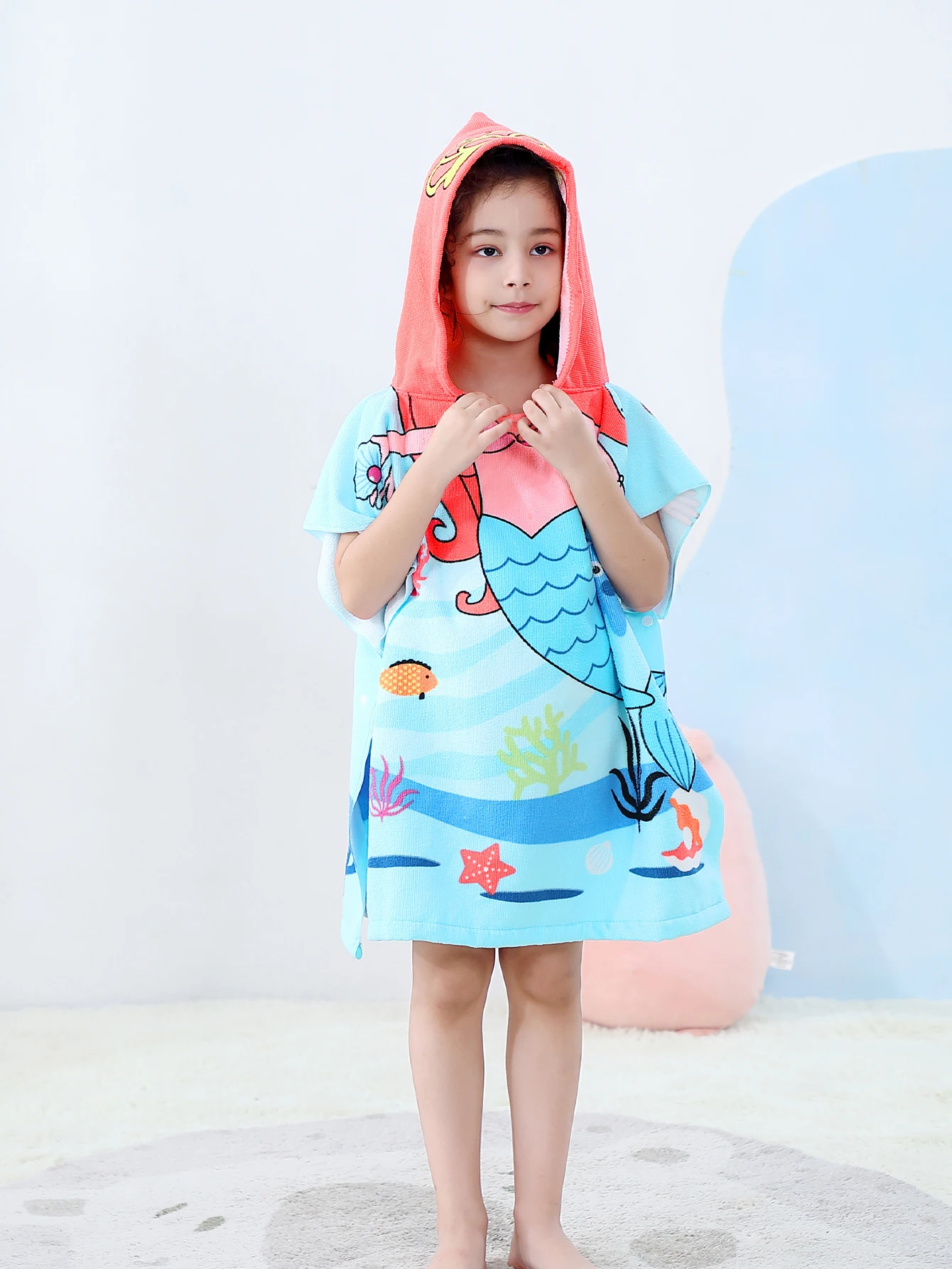 Different designs Kids Hooded Towel Microfiber Boys Girls Bath Towels Super Absorbent Cartoon Child Sunscreen Beach Towel