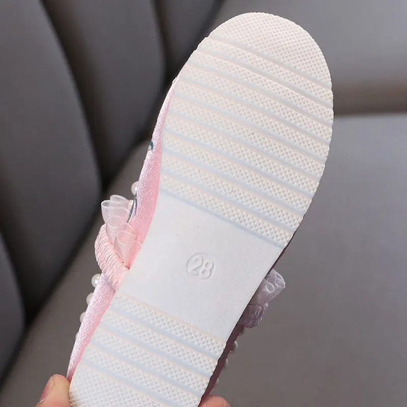 Рисунок 6 - Вышитая обувь Hanfu для девочек