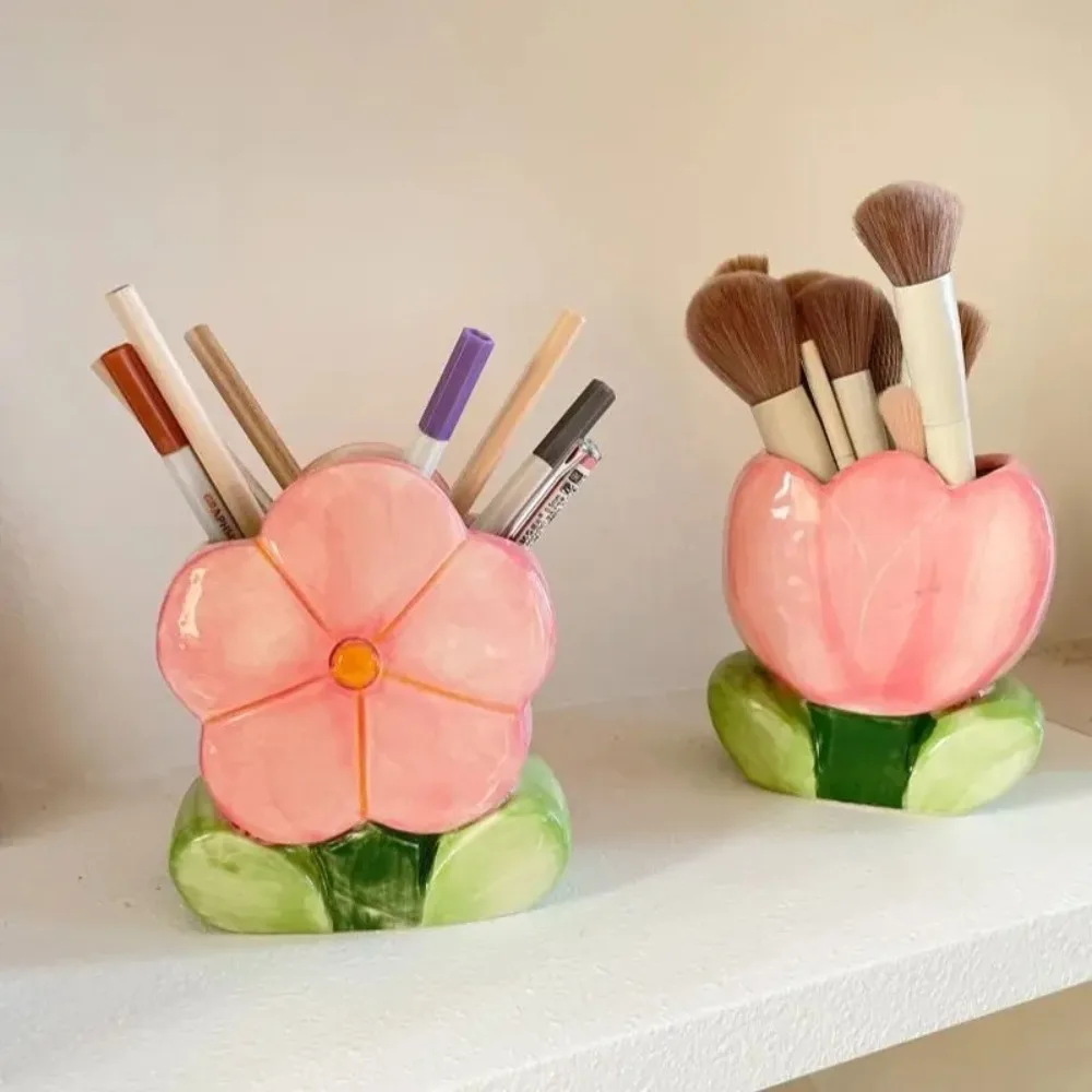 

Ceramic Flower Makeup Brush Storage Bucket Tulip Flower Pen Container Cute Flower Table Storage Retro Flower Kawaii