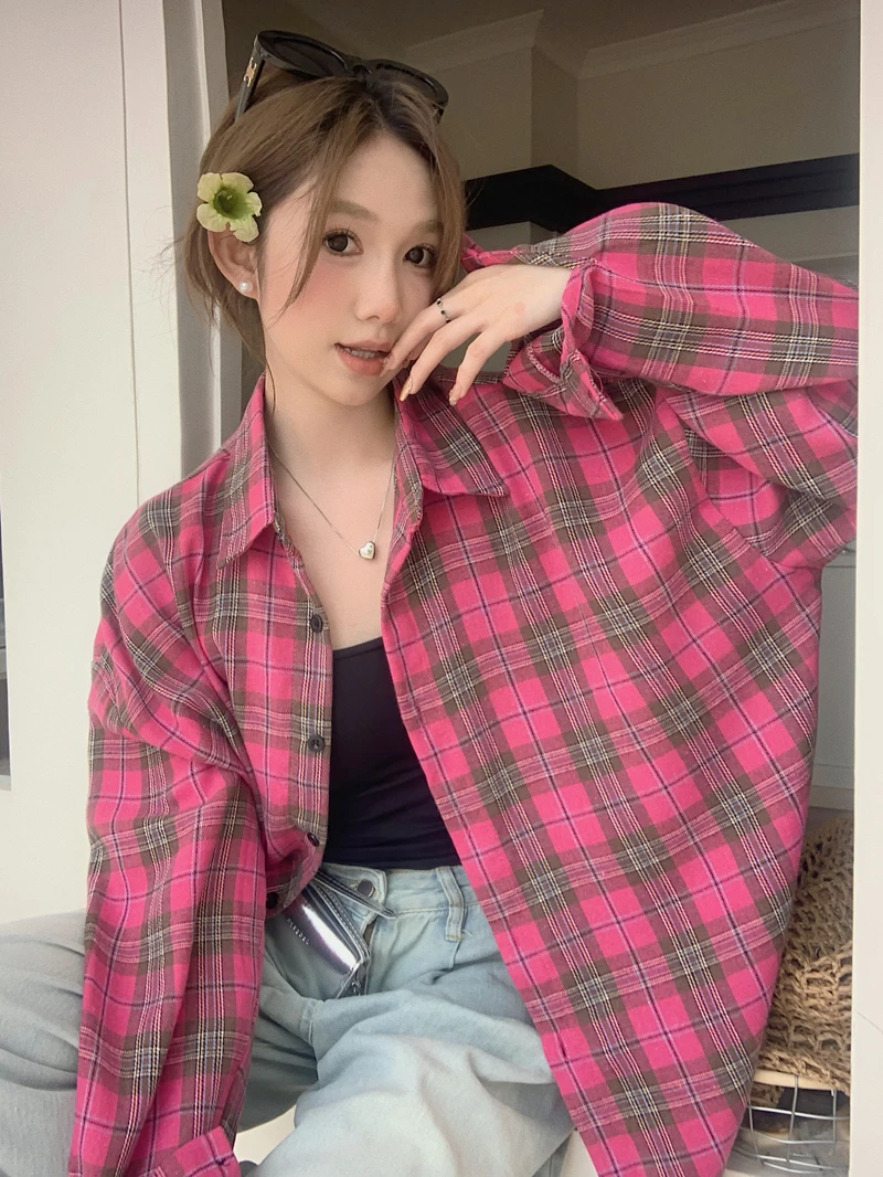 

American retro white rose pink plaid long sleeved shirt for women's 2024 spring/summer new niche loose fitting shirt jacket