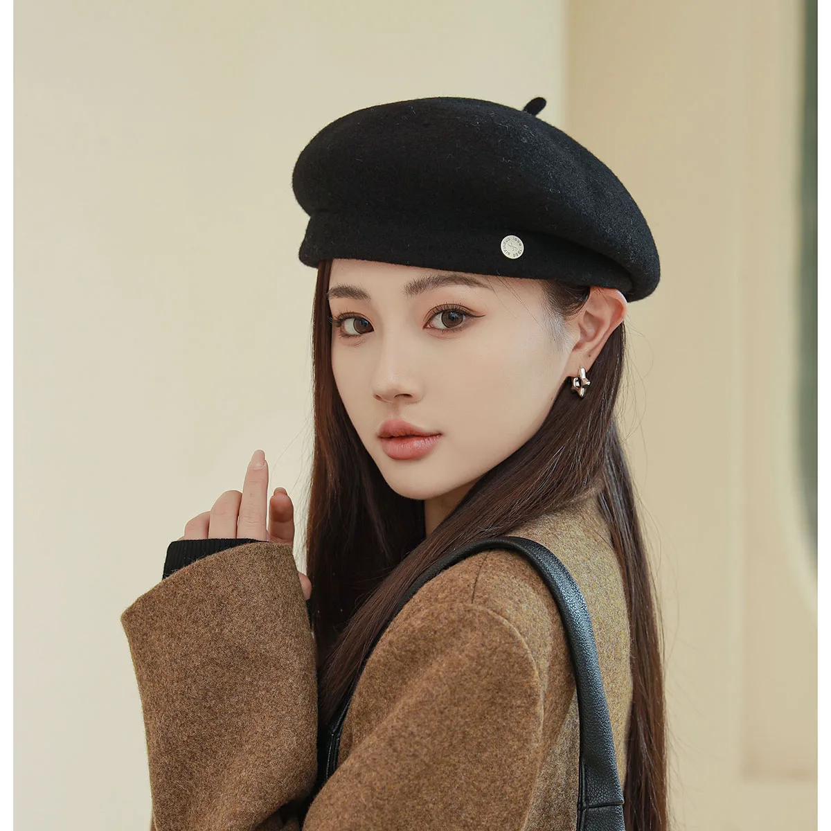 

Women Wool Blend Beret Hat Solid Color French Beret Hat Artist Berets Cap for Women Girls Indoor Outdoor Winter Fashion Lady Hat