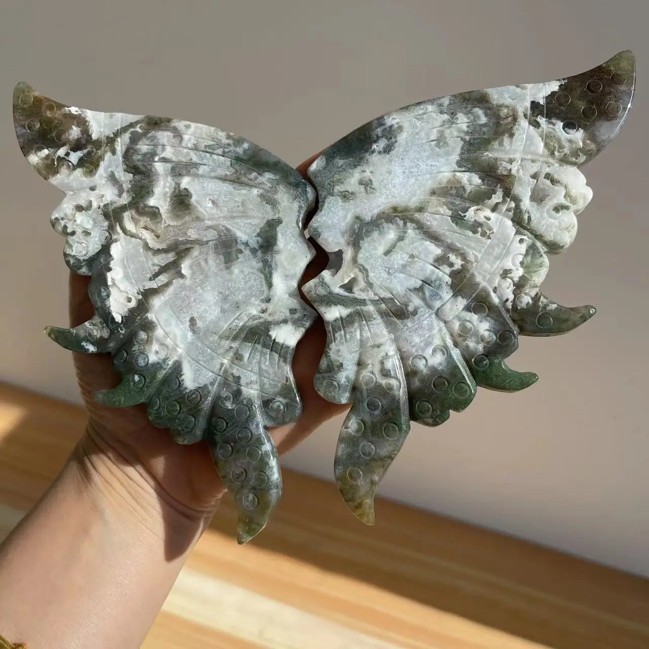 13-15cm Natural Energy Moss Agate Hand-Carved Butterfly Wings Home Decoration Gift Natural quartz crystal ++++ send bracket 6