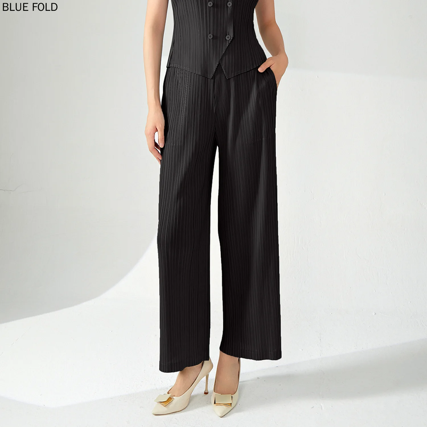 

Miyake Pleated White Wide-Leg Pants, High-waisted Loose and Drapey, Versatile Commuting, Casual Trousers, PLEATS, New