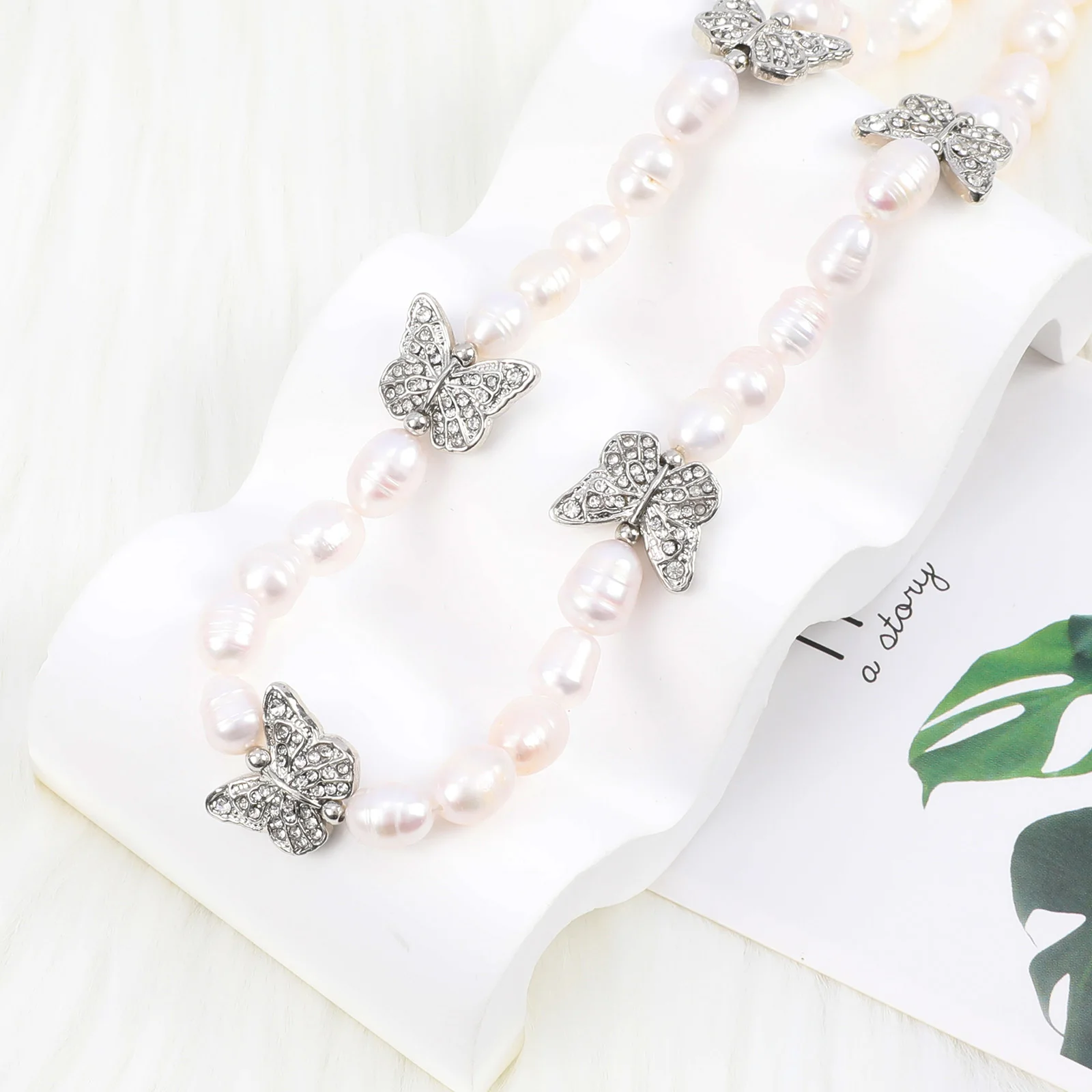 NEKOL Butterfly Charm Necklace for Women Luxury Jewelry Accessories Gifts for Ladies Fashion Beads Necklaces Jewellery Wholesale