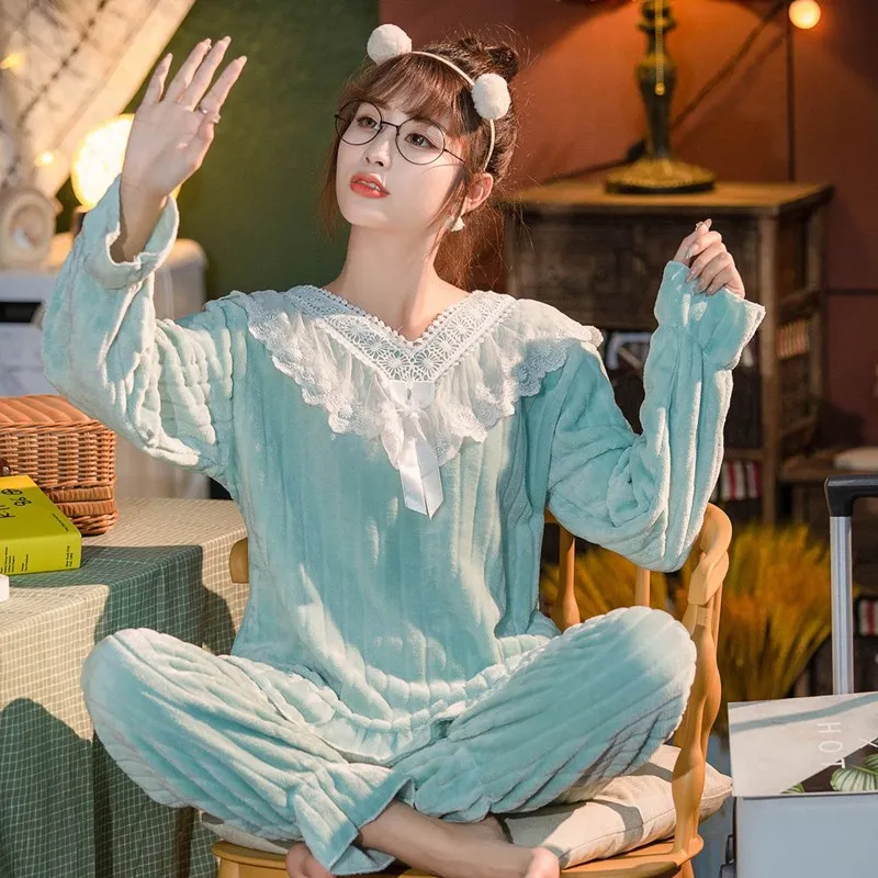 Рисунок 4 - Зимний теплый пижамный комплект