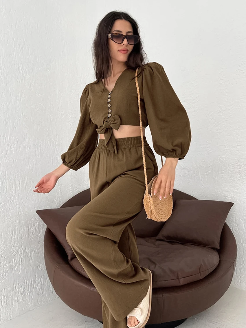 Рисунок 4 - Пижамный комплект женский с V-образным