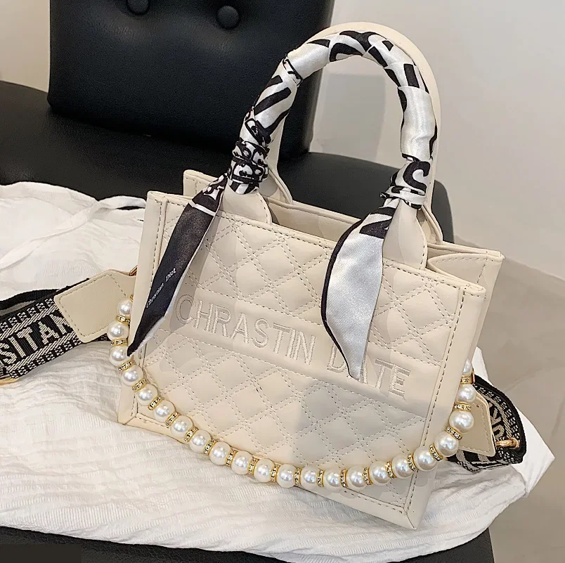 Women's 2024 New Fashion Diamond Crossbody Summer Shoulder Portable Tote Large Capacity Women's Bag