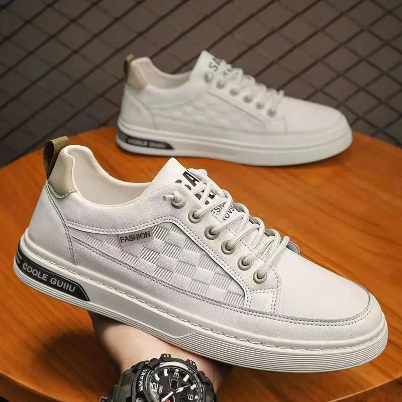 

2024 New Spring Men's Leisure Sports Trend Versatile Comfortable Thick Sole Small White Board Shoes for Men