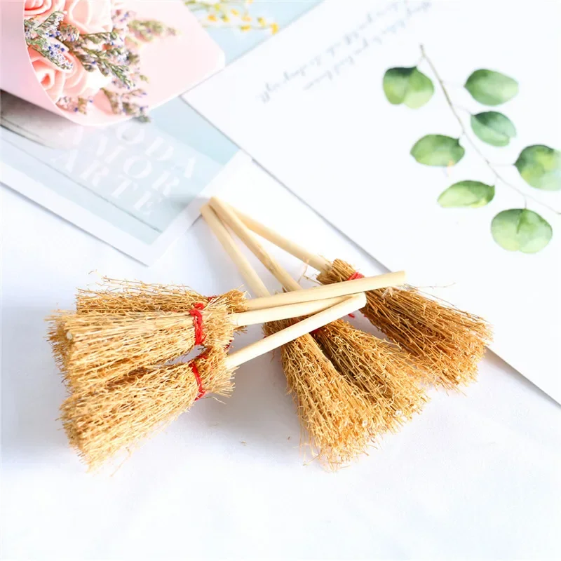 Mini Broom Decorations Red Rope Lightweight Straw Brooms Hangings Decorations For Costume Party Halloween Party