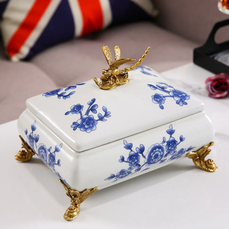 

Classical ceramics with copper jewelry jewelry storage box European high-grade exquisite jewelry model room ornaments