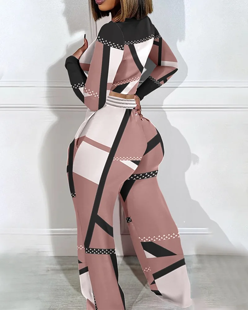 Рисунок 6 - Женский брючный костюм из двух предметов