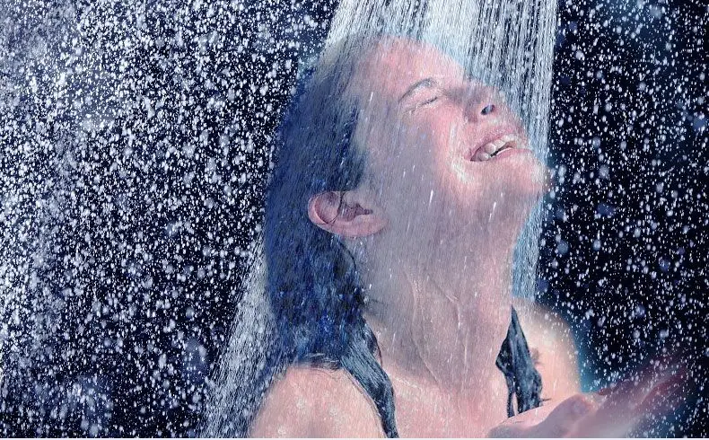 One-key water-stop shaking head three-gear pressurized water-saving hand-held shower head shower high-pressure