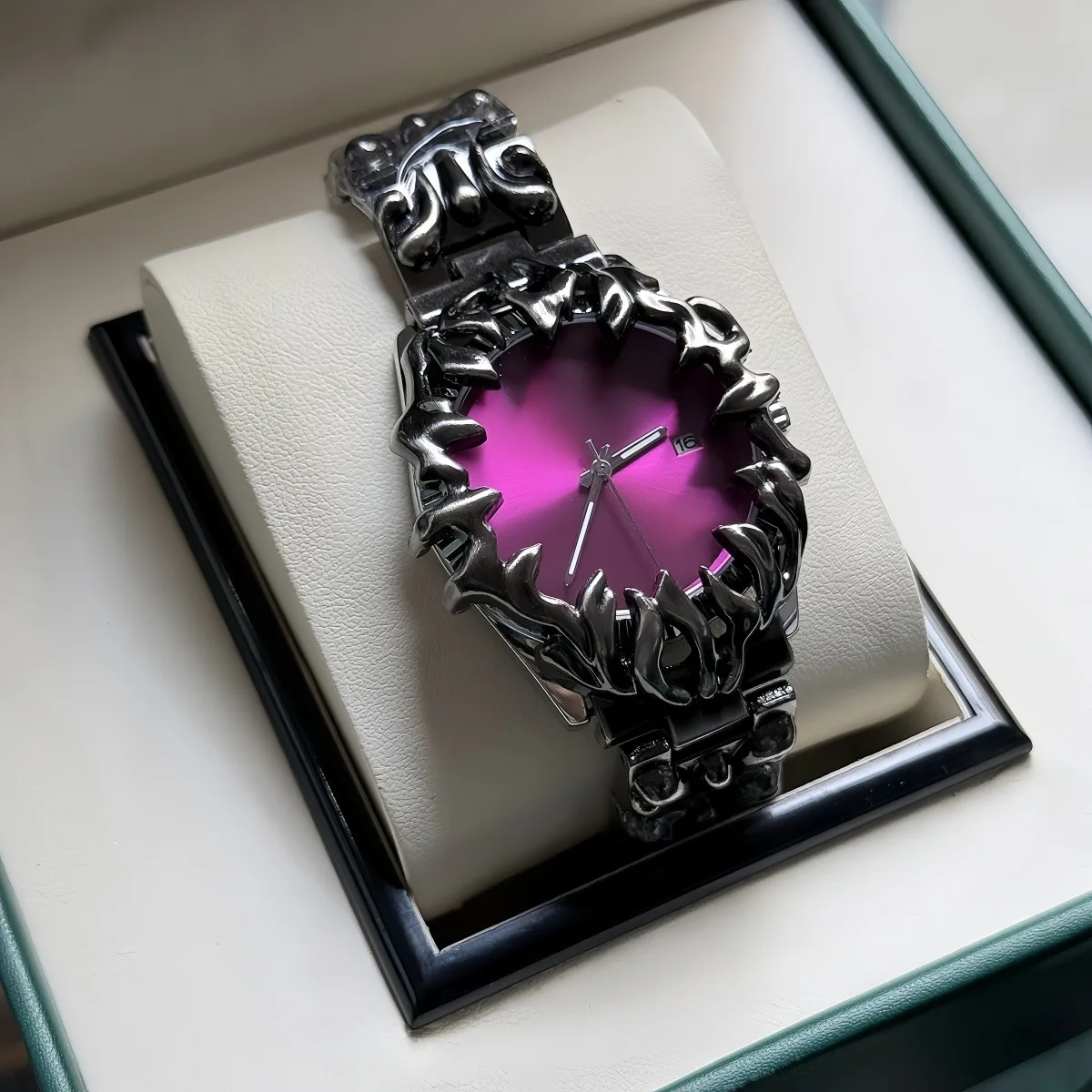 Classic Retro Claw alabaster Style Y2K Watches For Men
