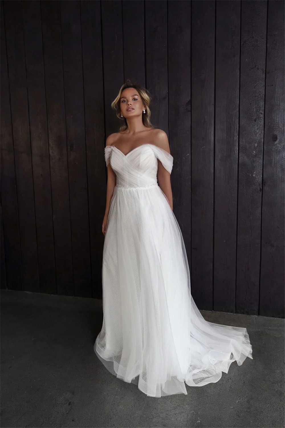 

Dotted Tulle Beach Wedding Dresses 2021 Off the Shoulder Pleats Garden Country Bride Dress Princess Customize To Mesures Robe De