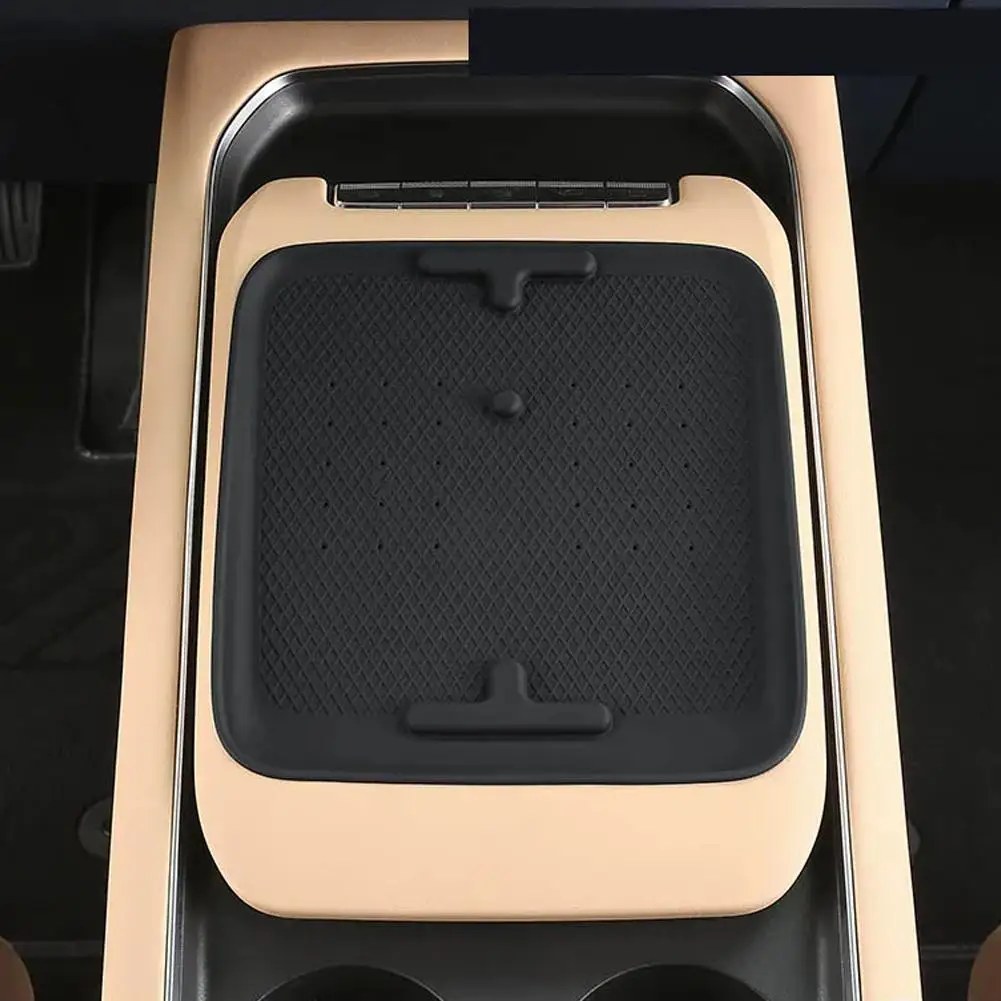 For DONGFENG Voyah Free 2024 Silicone Anti-Skid Pad Car Phone Wireless Charging Pad Model3 Non-Slip Mat Auto Accesso