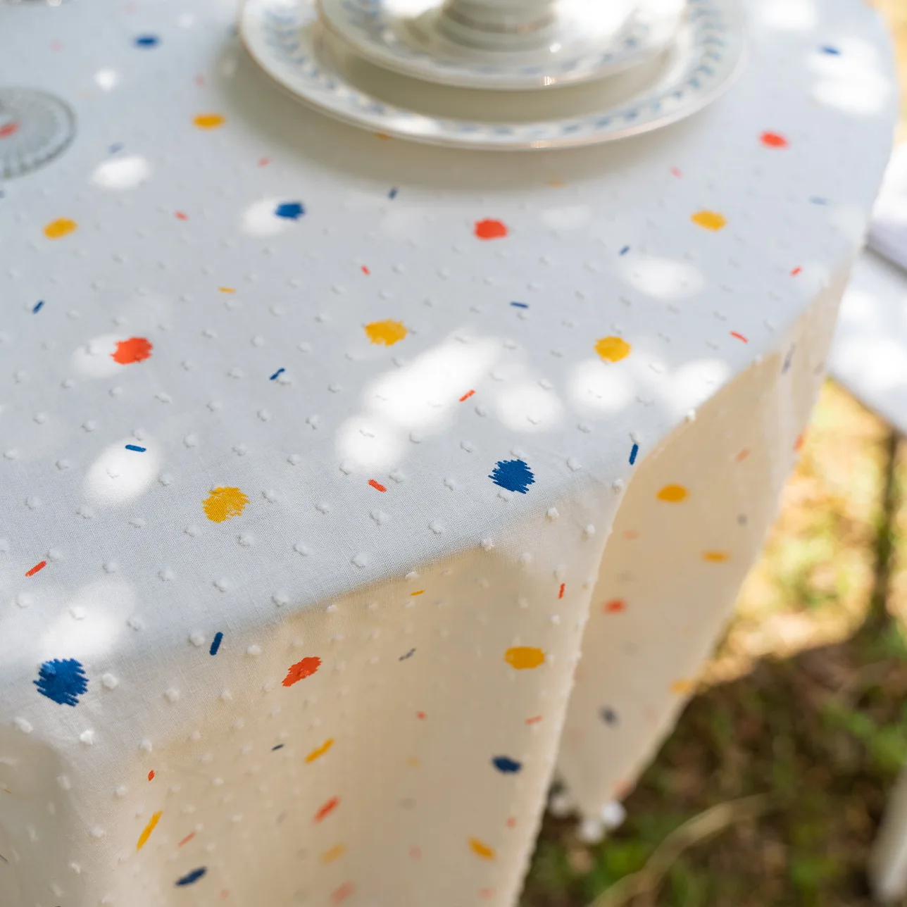 Charming Daisy Floral Cotton Tablecloth - Elegant Rectangular Cover for Dining and Wedding Decor
