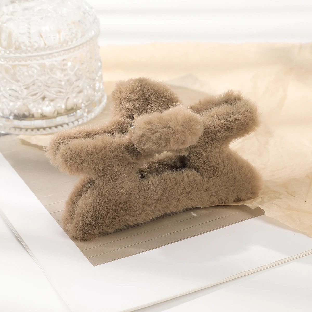 Star Shape Plush Hair Claw Elegant Acrylic Hairpins Faux Fur Hair Clip Barrette Crab Headwear for Women Girls Hair Accessories