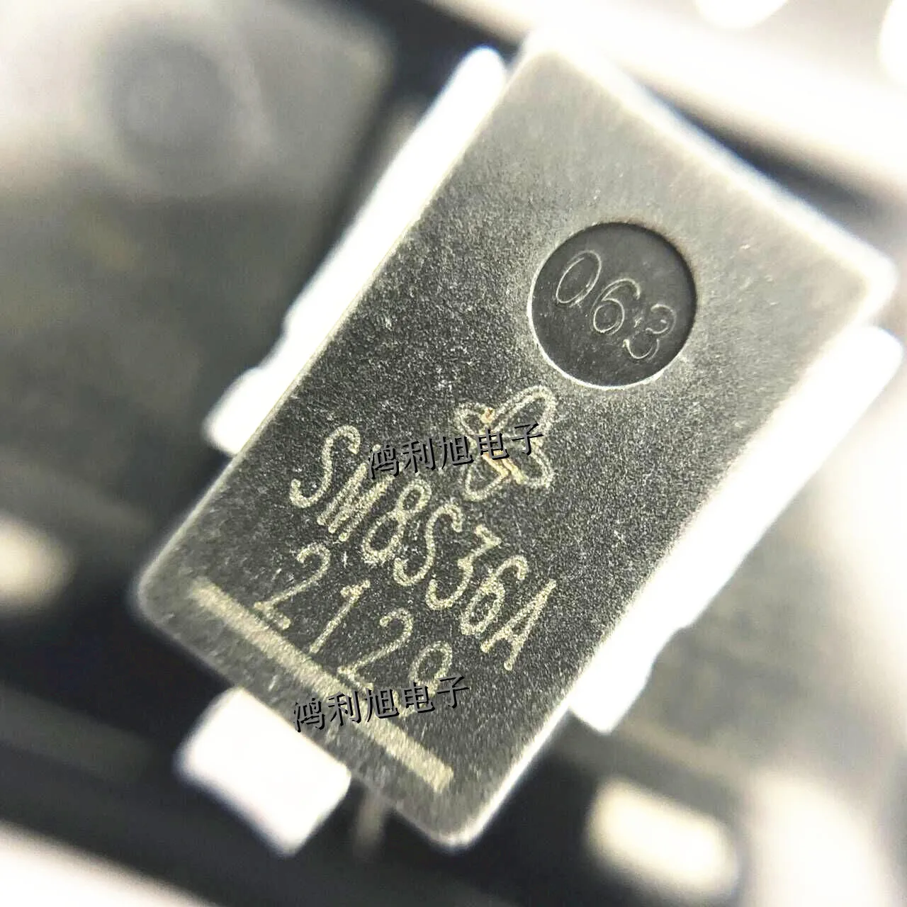 

10 шт./лот SM8S36A sm8s36ax3 a/I SM8S36AHE3/2D Diode TVS Single Uni-Dir 36 в 6,6 кВт, автомобильный 2-контактный (1 + Tab) DO-218AB T/R