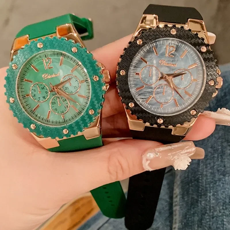 Fashion Women Watch Light Luxury Elegant Temperament Women Quartz Watch Silicone Strap Casual 3bar Waterproof Large Dial Relojes