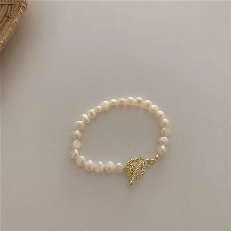 ALLNEWME Retro Natural Freshwater Pearl Chokers Necklace for Women Gold Copper Toggle Clasp Circle Pendant Necklaces Accessories