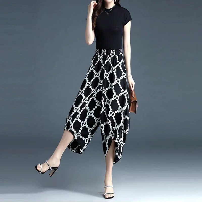2023 New Summer Fashion Trend Simple Plaid Print High Waist Covering Belly Wide Leg Loose Casual Capri Women's Pant Skirt