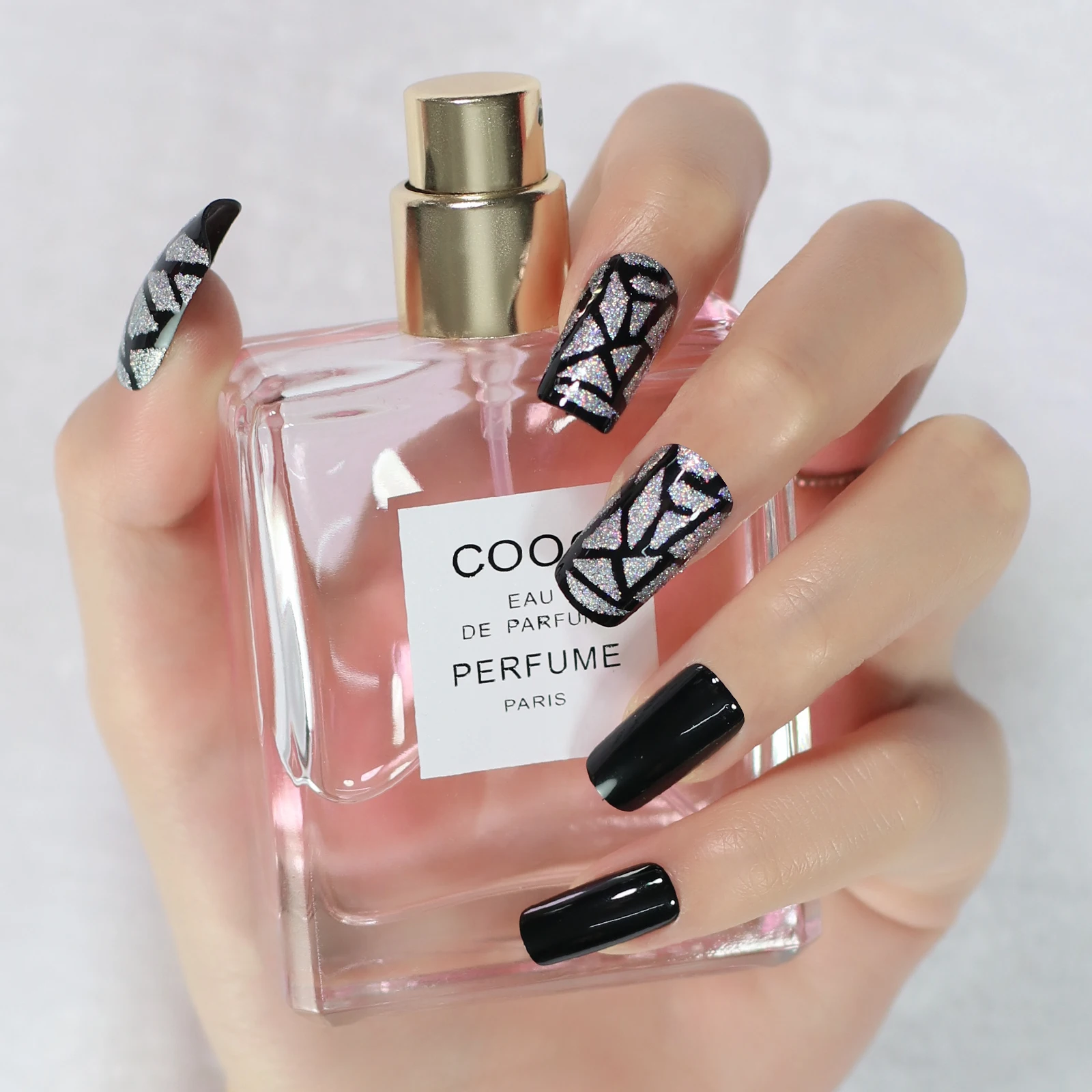 

Medium Black Press on Nails Silver Cracked Glitter False Nails Glossy Square Fake Fingernails Art Tips for Daily DIY at Home